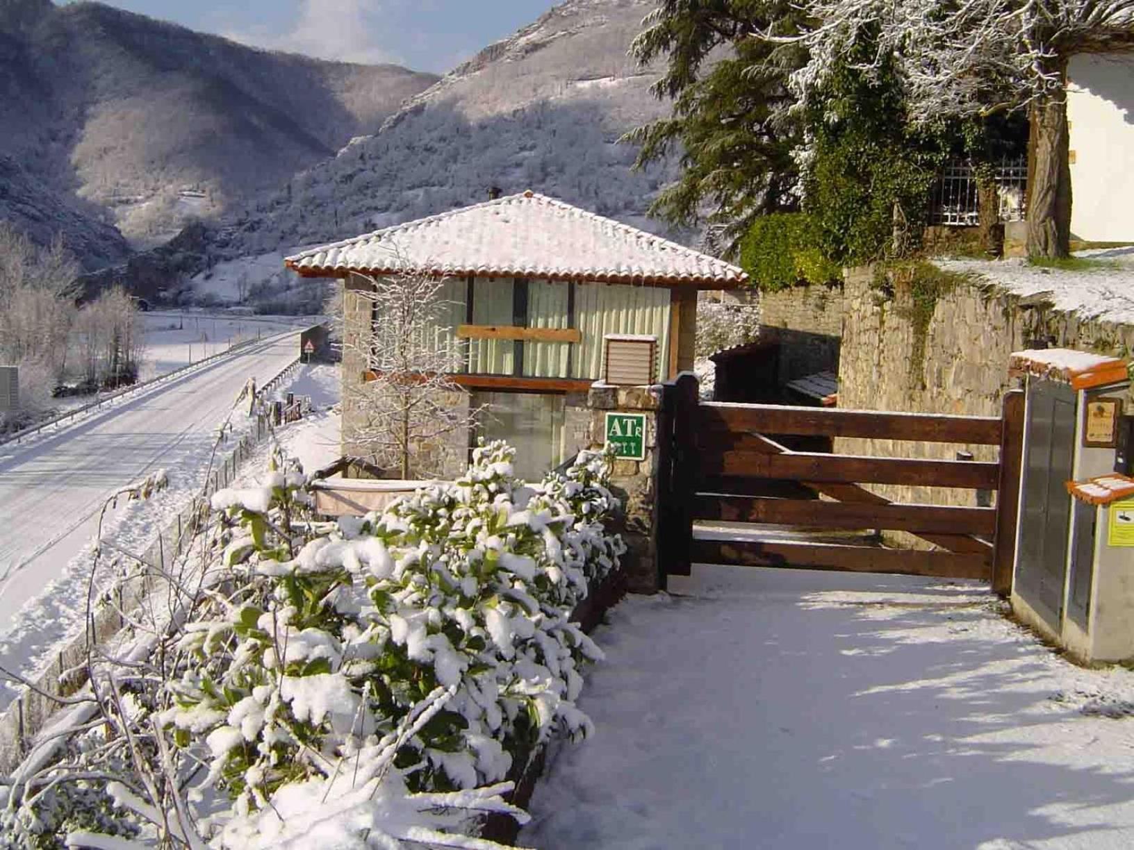 Apartamentos Rurales El Lleron Caso Exterior foto
